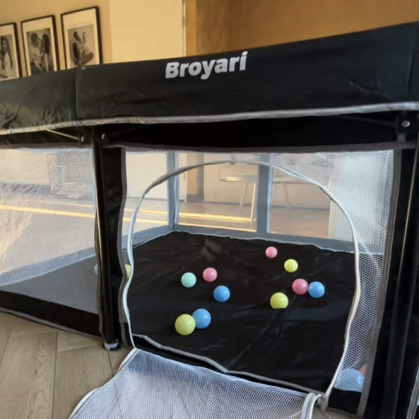 Baby Laufstall / Laufgitter – Schwarz – Faltbar mit Matte - Broyari