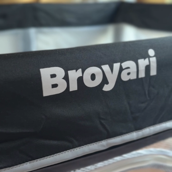 Baby Laufstall / Laufgitter – Schwarz – Faltbar mit Matte - Broyari